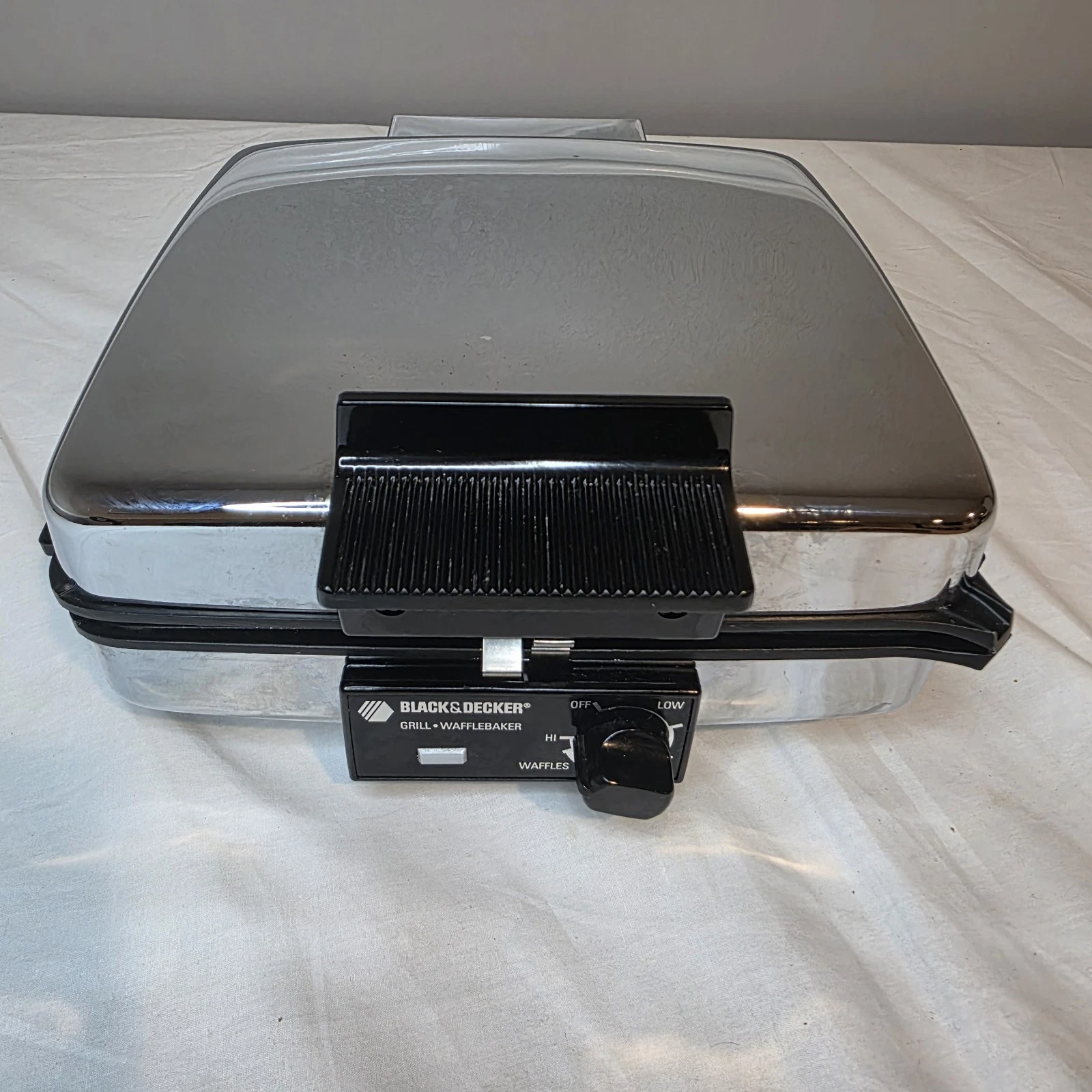 Vintage Black & Decker Grill & Waffle Baker 3 In 1 Nonstick Reversible G48TD