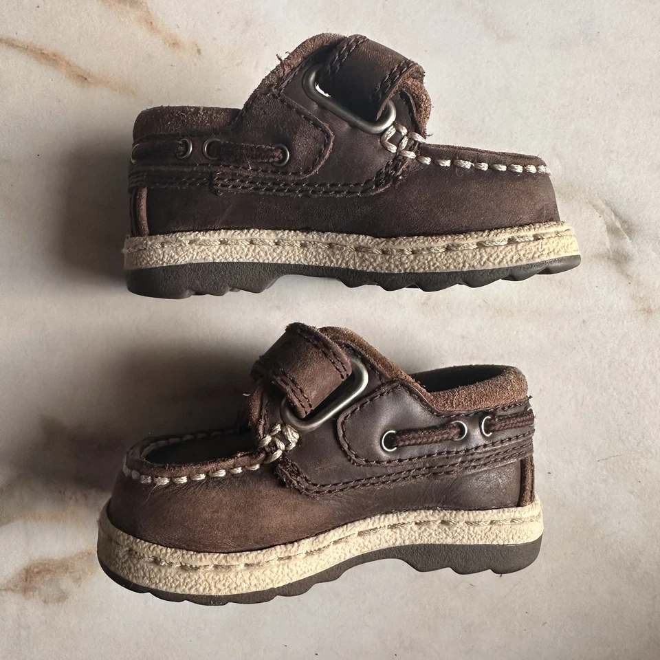 Mocasines Circo de cuero marrón para niños pequeños Mocasines Cierre de gancho 3 Foto 2 de 4