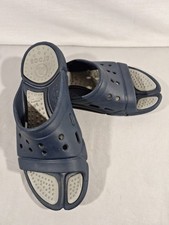 Crocs Men's and Women's Sandals Unisex Mens 9 Women's 11 Shower shoes Waterproof