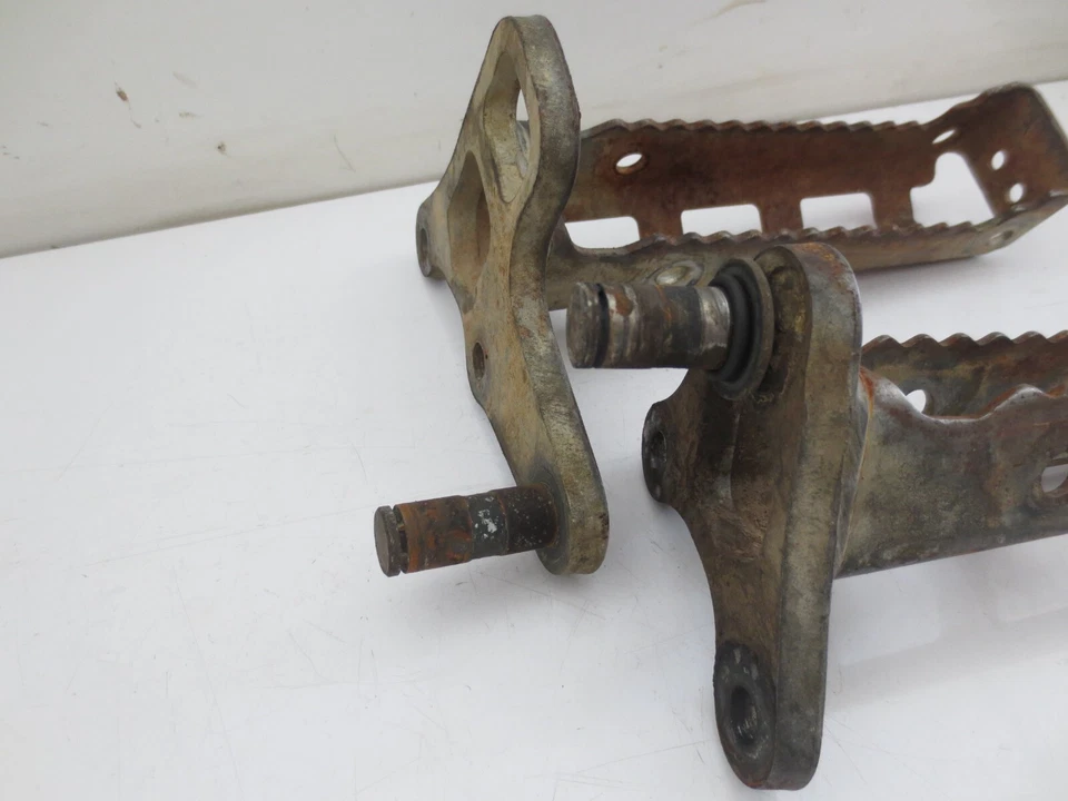 1989 Yamaha Warrior 350 ATV Used OEM Pair of Foot Peg Holders - Изображение 2 из 3