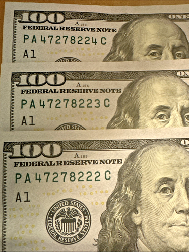 3 Consecutive Serial # $100 Dollar Bills Rare Notes Series 2017A & INK SMEAR - Picture 2 of 12