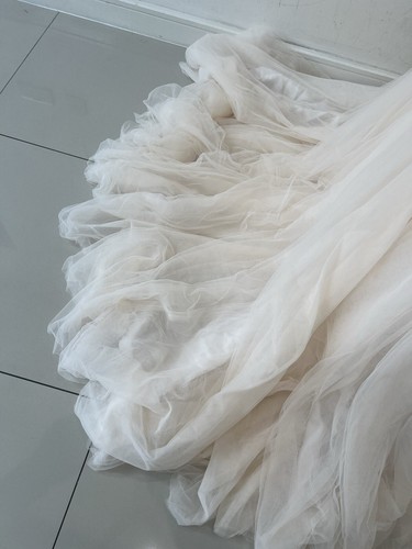 bridal dress size 8 - Picture 18 of 23