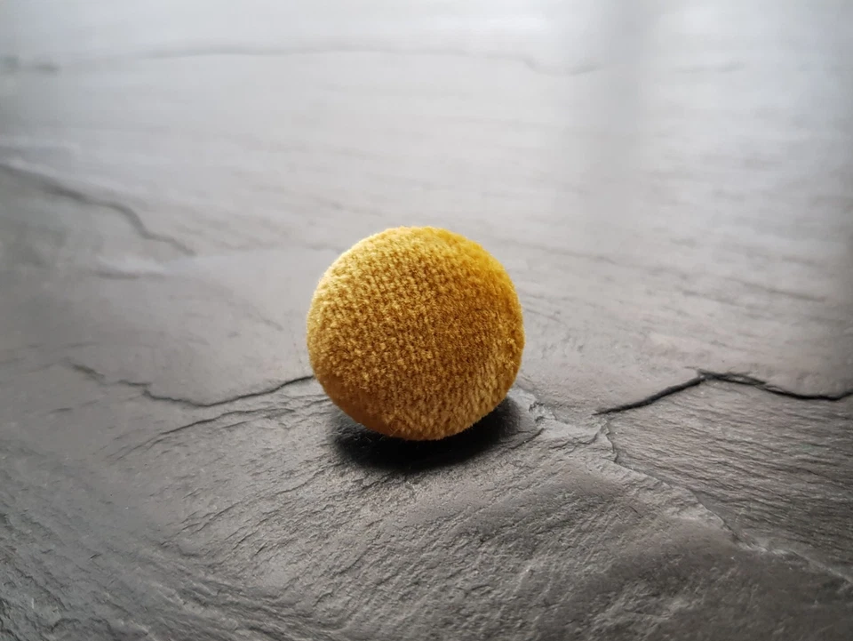 Golden yellow velvet fabric covered buttons 14, 19, 23, 25 or 31mm in packs - Image 4 of 4