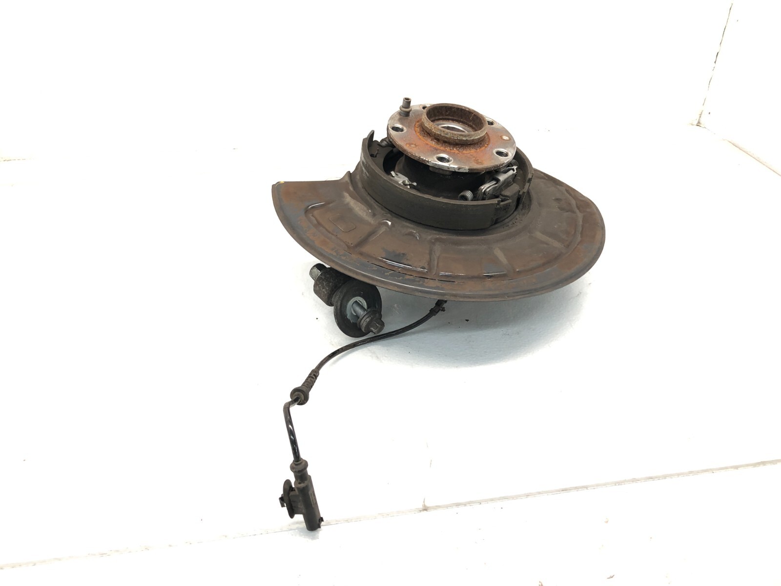 2014-2024 MASERATI GHIBLI S 3.0L RWD LEFT DRIVER REAR SPINDLE KNUCKLE HUB OEM
