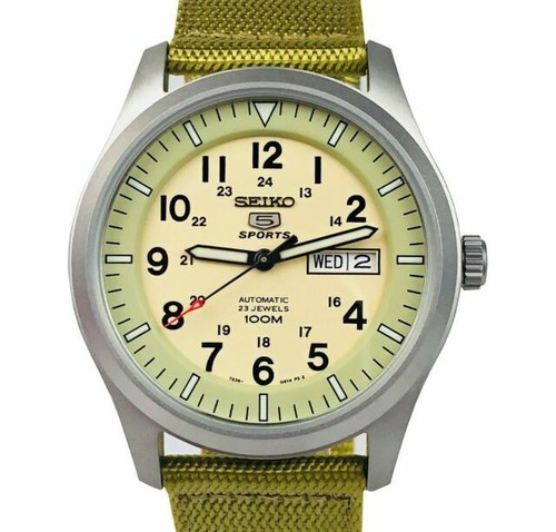 Seiko 5 Sports Orologio Uomo SRPD77K1 – Automatico, Cassa Acciaio 42 Mm, Cinturino Nylon Verde, Quadrante Verde, Vetro Hardlex, Luminescente, Giorno E Data