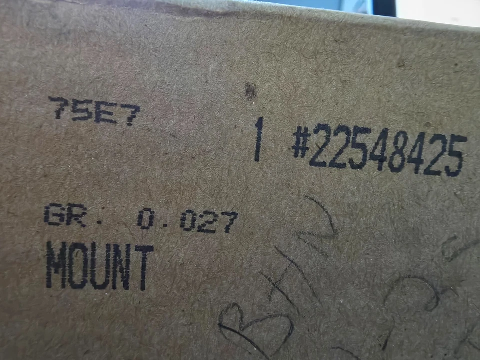 Montaje motor trasero derecho genuino GM 1988-1991 Buick Skylark 22548425 Foto 2 de 2