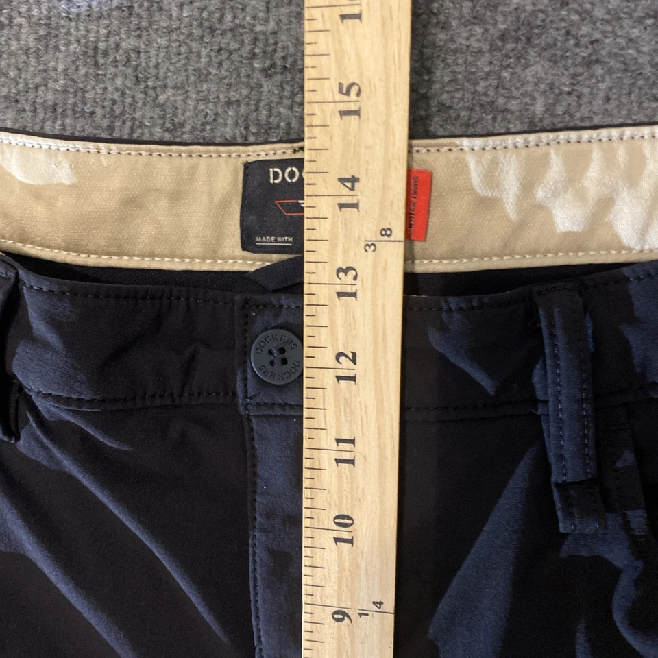 Pantalones elásticos inteligentes Dockers para hombre 38x32 negros poliéster spandex ropa de trabajo golf Foto 4 de 4