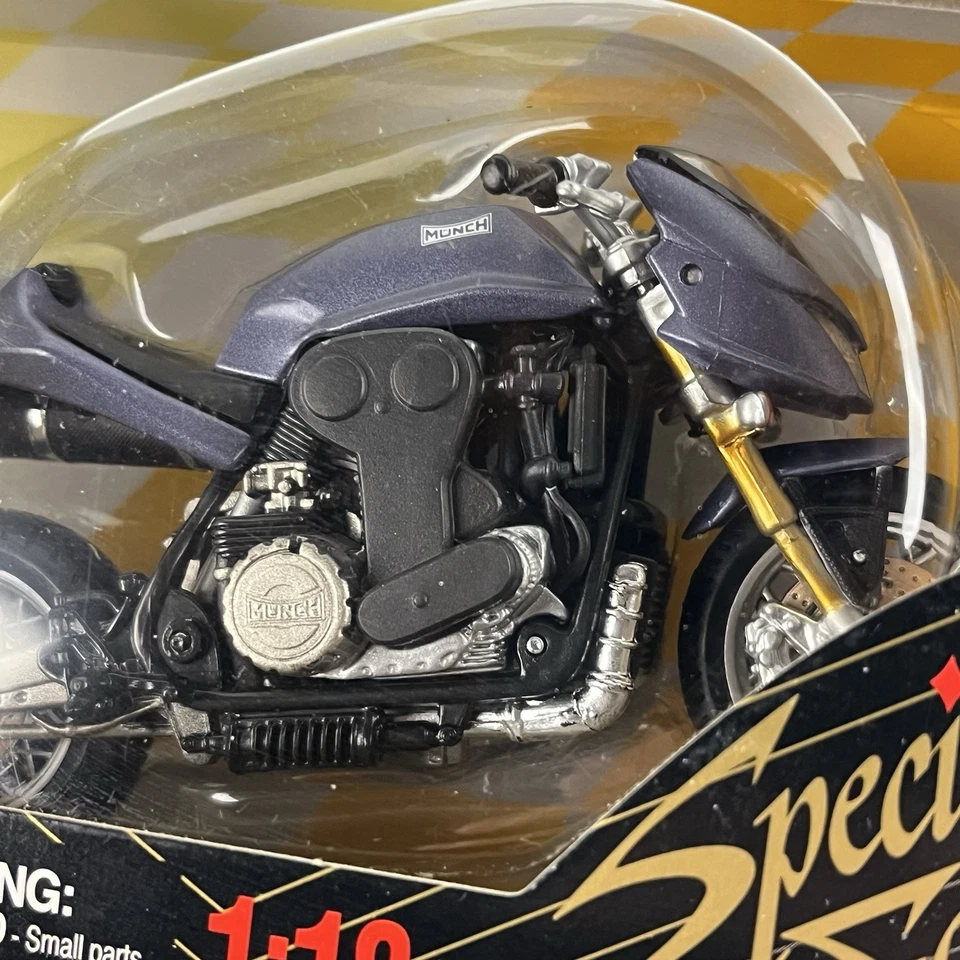 Maisto 1:18 Special Edition Gray Munch Motorcycle New - Image 3 of 4
