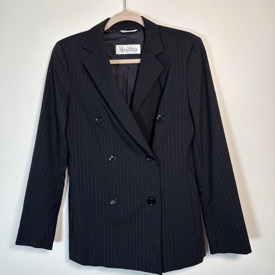 MaxMara 98% Wool Navy Pinstripe Double Breasted Blazer & Pants Suit Women Size 6 - Image 2 of 4