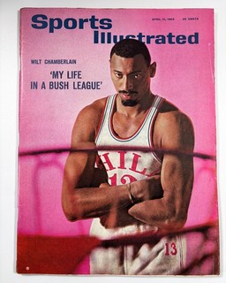 Sports Illustrated April 12 1965 Wilt Chamberlain NEWSSTAND Magazine 76ers