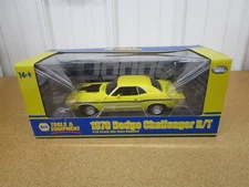 1970 Dodge Challenger R/T ERTL HIGHWAY 61 1/24 NAPA tools toy car diecast box Z