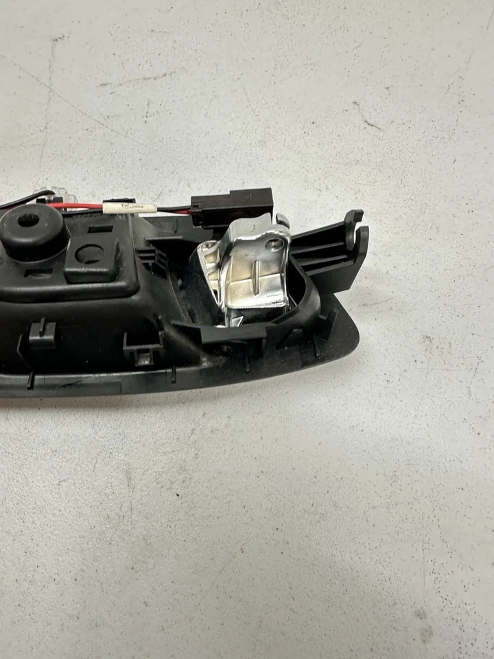 Cargador Dodge 2011-2023 interior delantero izquierdo manija de puerta interior OEM S8 Foto 4 de 4