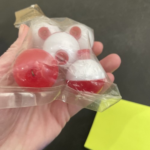 Eagle Claw Snap on Round Plastic Float Bobbers 1-1/4" Red/White 5 Pack - Picture 8 of 12