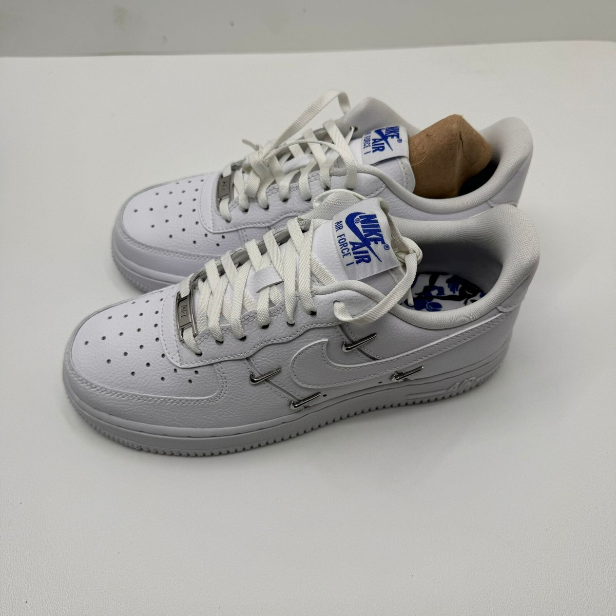 靴 NIKE W AIR FORCE 1 SILVER WHITE 25cm Amazon.com | Air Force 1 `07 Summit White / Metallic Silver by