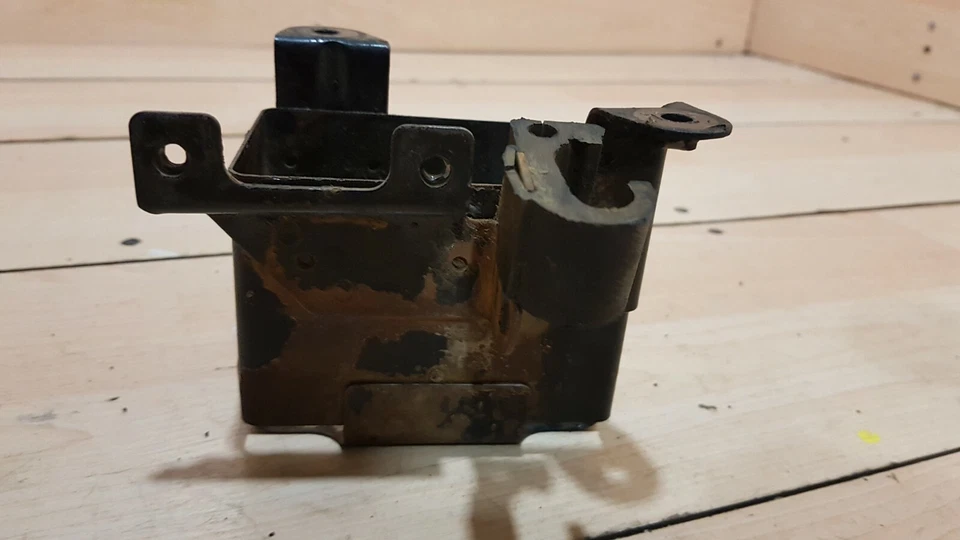 Kawasaki KE100 1982 OEM caja de batería, 32097-1009 Foto 4 de 4