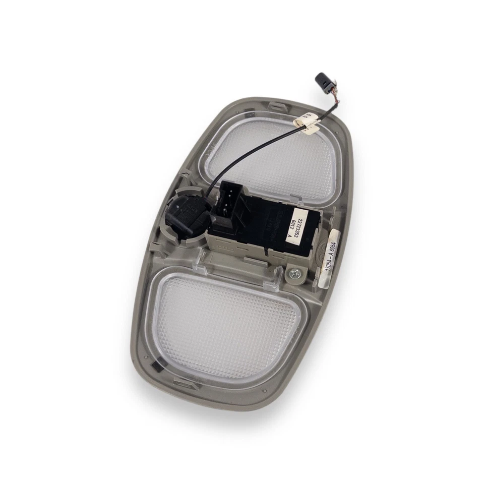 Lente de luz de techo domo delantero Saturn Vue/Equinox/Torrent 2002-2007 con techo corredizo Foto 3 de 4