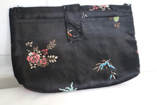 SILKY FABRIC PURSE-ZIPPERED TOP-Black w. Flowers Snap Closes Outside Pocket