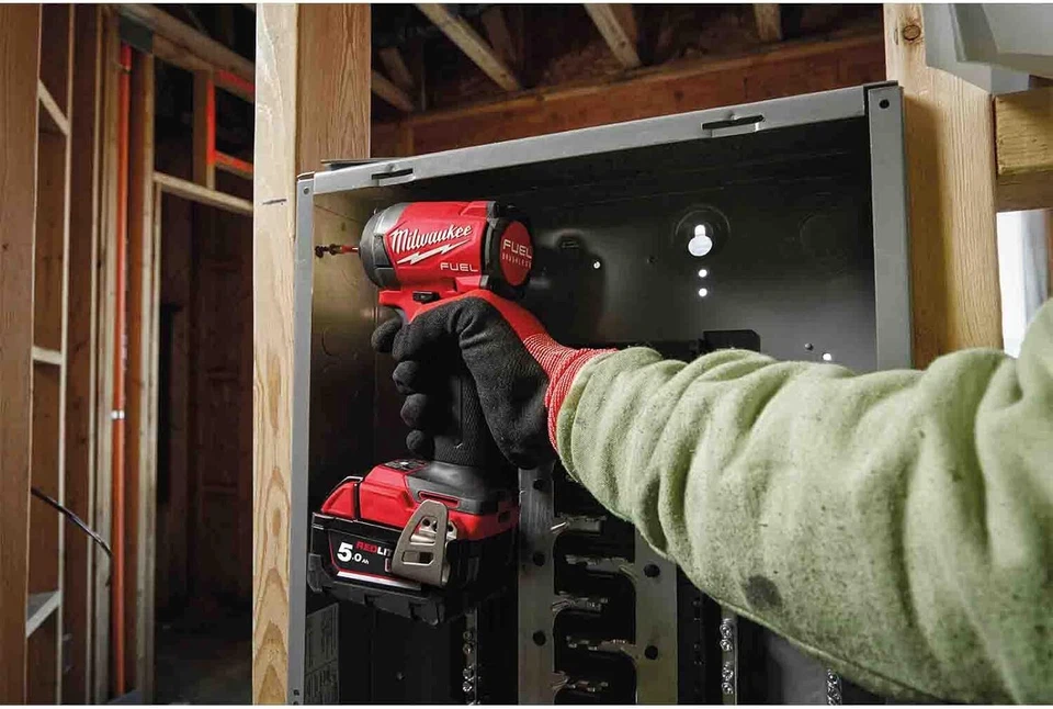 Milwaukee M18FID3-0 Fuel 1/4" Impact Driver - 3rd Generation - Image 3 of 4