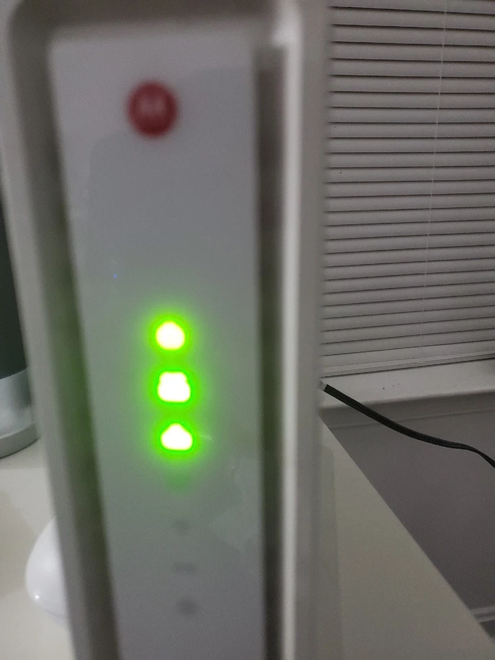 Motorola ARRIS SBG6782-ACH 1750M SURFboard DOCSIS 3.0 Modem & Wi-Fi Router - Image 3 of 4