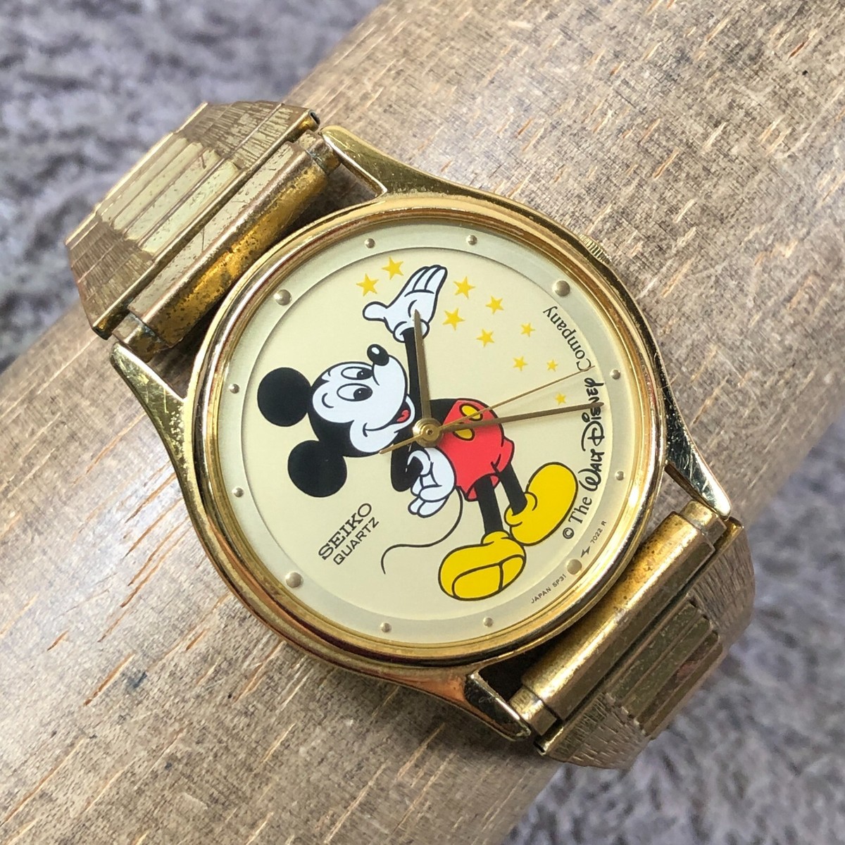ミッキーマウス　時計 Seiko Unisex 5P31-7009 Disney Mickey Mouse Gold Expansion Quartz