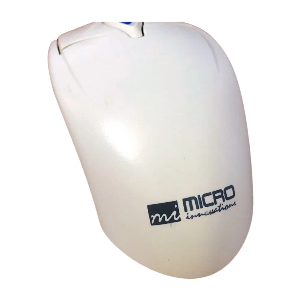 Micro Innovations Mi Optical Mouse White 3 Button Scroll Wheel Lights Red Bottom - Image 4 of 4