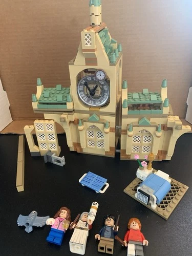 LEGO Harry Potter: Prisoner of Azkaban 76398 Hogwarts Hospital Wing With Figures
