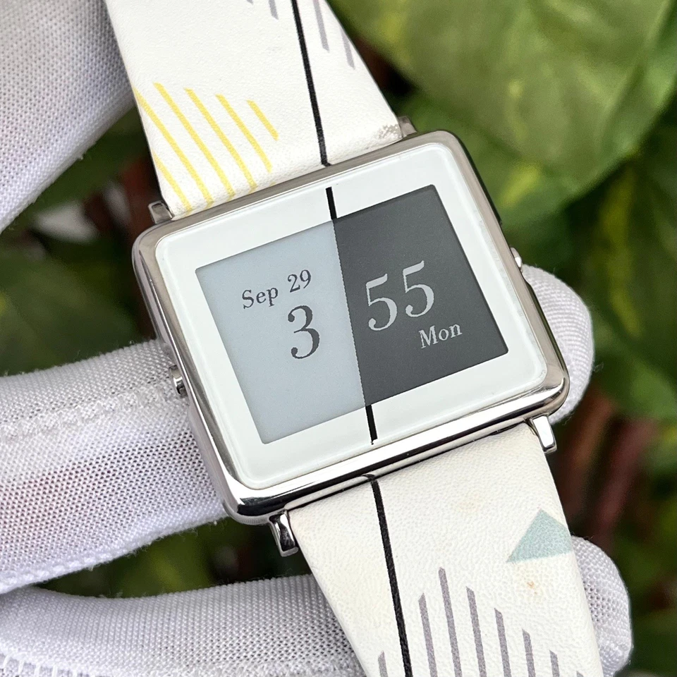 Reloj unisex Epson Smart Canvas WOW fábrica y parque de atracciones triángulo Japón Foto 4 de 4