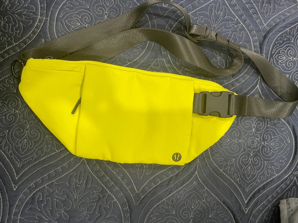 BNWOT Lululemon Multi Pocket Belt Bag Waist Bag Neon Yellow