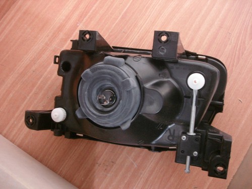 Headlight Right for Isuzu Pickup TFS TFR Chevrolet LUV Holden OEM - Picture 4 of 4
