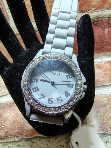 New & Gently Loved Watches-Choose From Geneva, Rumours, NY&C "Gift Idea" - Picture 3 of 92