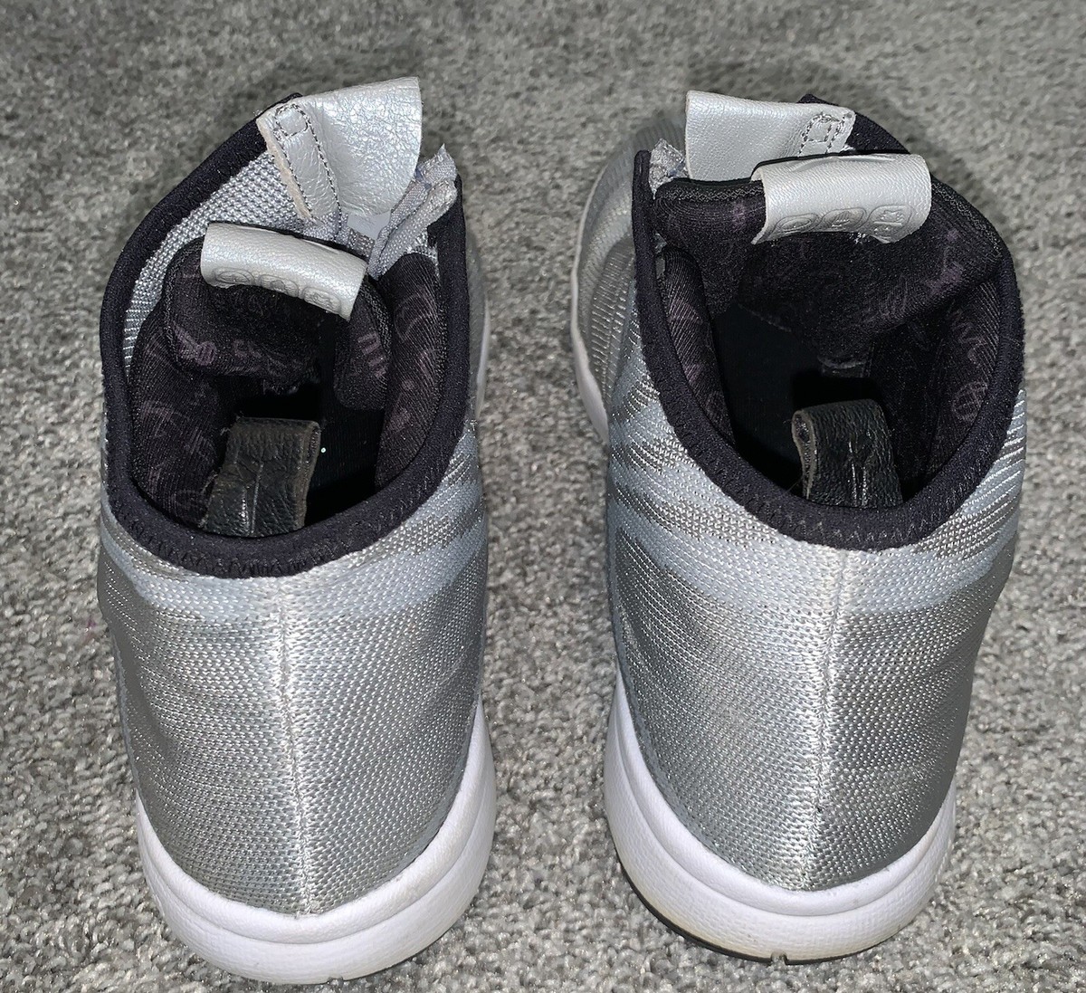 KOBE NIKE ZOOM METALLIC SILVER style code 832836-001 11/11/2015 size 11.5 Size 11.5 - Nike Zoom Kobe Icon Metallic Silver for sale  main image 2