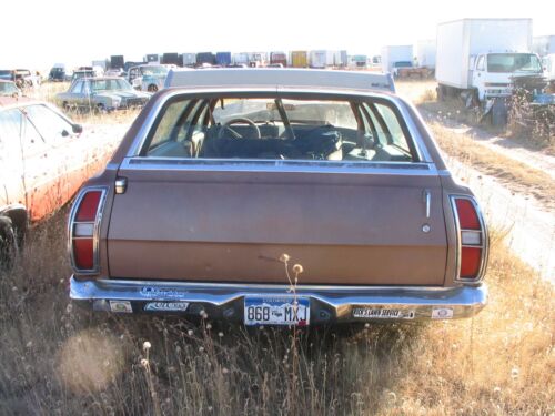 1972 GALAXIE 500 Country Sedan Wagon -- Parklamp / Parking Light Assembly - Picture 6 of 11