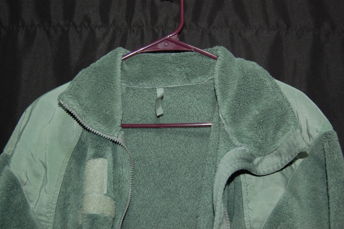 (POLARTEC) FLEECE JACKET (MED/REGULAR) FOLIAGE GREEN, ECWCS Gen III Military (POLARTEC) FLEECE JACKET (MED/REGULAR) FOLIAGE GREEN, ECWCS Gen III Military