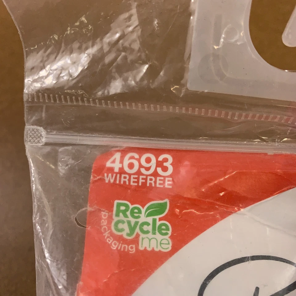 Playtex Womens 52DDD White 18 Hour Ultimate Shoulder Comfort Wireless Bra NWT - Image 2 of 4