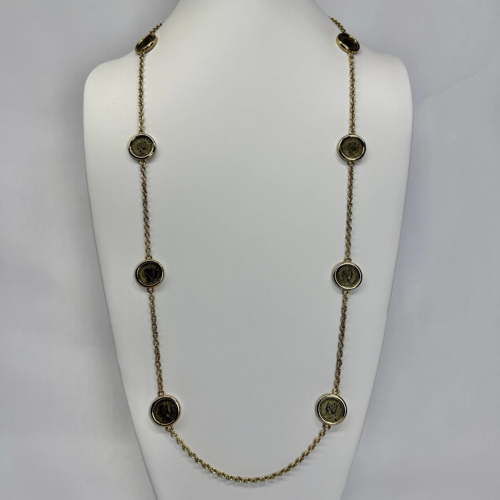 Elegant Queen Elizabeth II Coin Station Gold Tone Vintage Necklace Jewelry N288