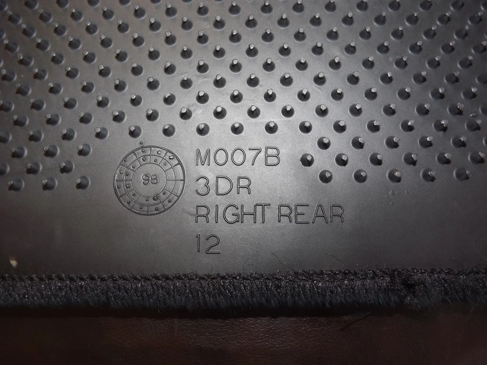 97-01 OEM USDM Acura Integra ST7 DC Type R ITR tapete de assoalho traseiro passageiro R - Imagem 3 de 4