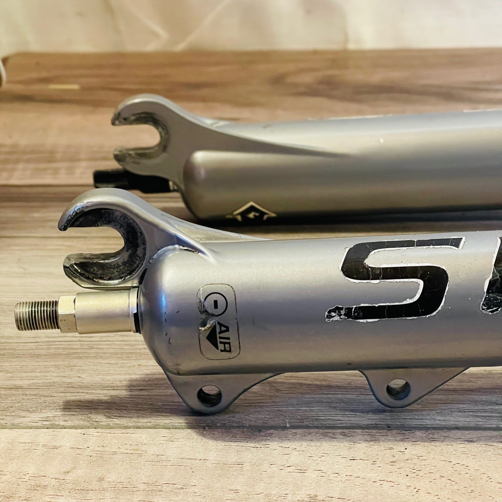 Rock Shox SID World Cup Black Box 1 1/8 Carbon 26 218mm NEEDS REBUILD