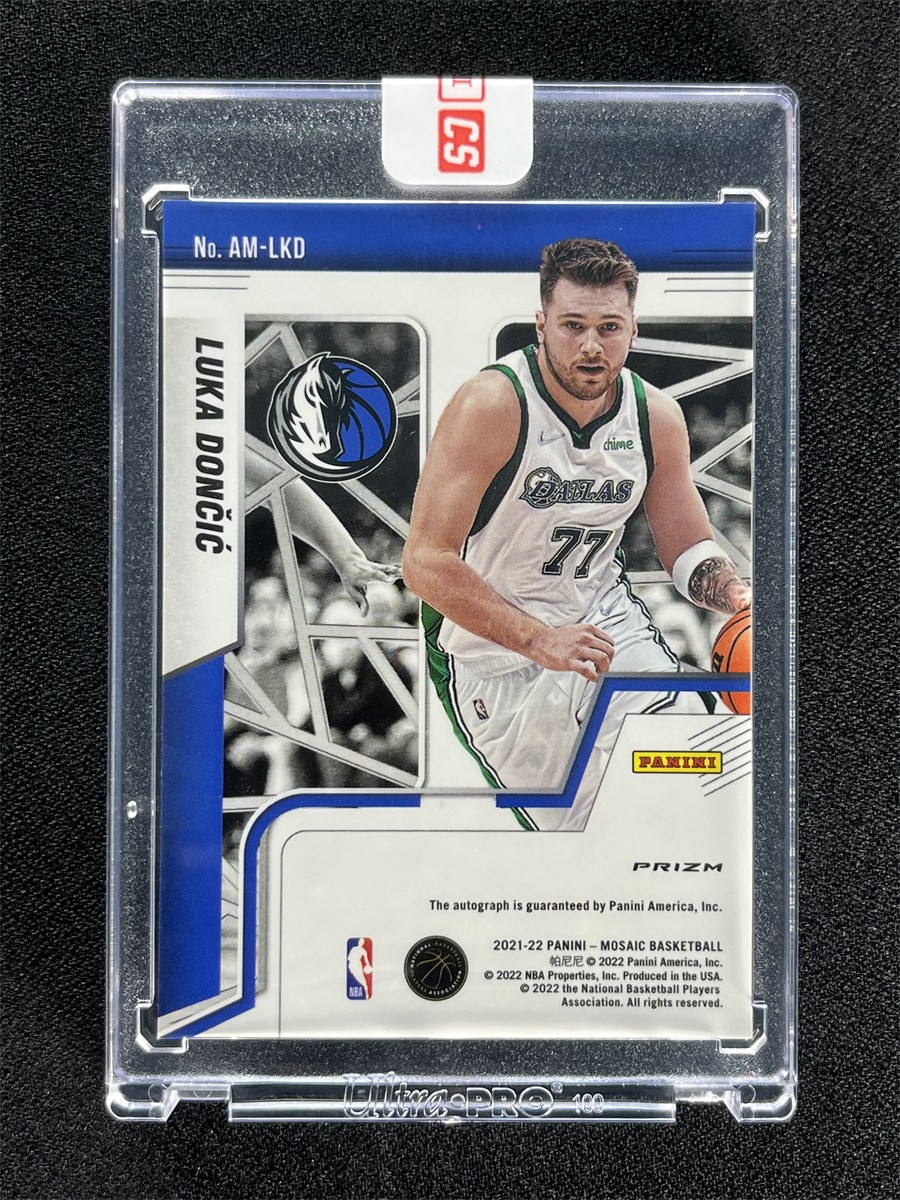 2021-22 Panini Mosaic Luka Doncic #AM-LKD Red Gold Mosaic Prizm Auto Mavericks view 2