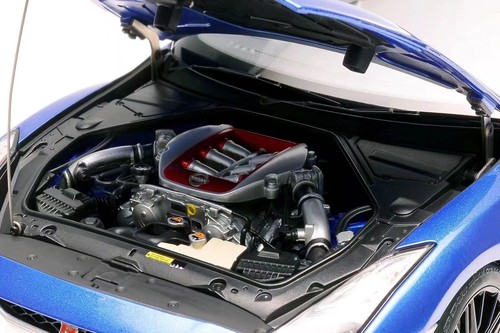 1/18 MotorHelix Nissan GT= R R35 50th Anniversary Edition in Blue LAST ONE - Picture 5 of 9