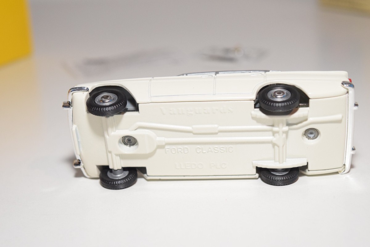 A49 1:43 VANGUARDS VA35002 FORD ANGLIA CLASSIC 109E 109 AND