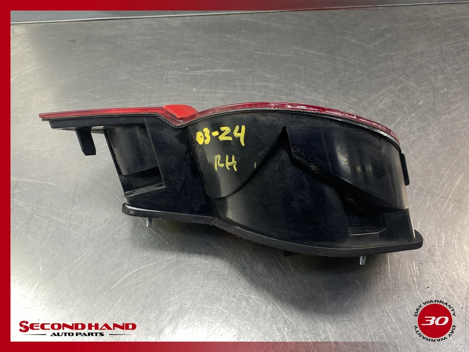 03-05 BMW Z4 PASSENGER RIGHT RH QUARTER PANEL MOUNTED TAIL LIGHT LAMP - Image 4 of 4