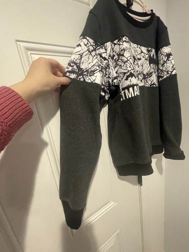 Batman Youth Size XL Boy's Sweatshirt Black And White Batman Logo Rare - Picture 6 of 11