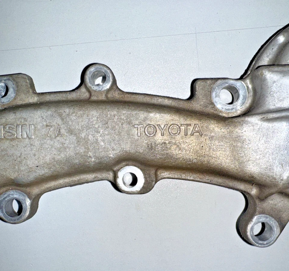 2015 TOYOTA SIENNA 3.5ltr V6 WATER PUMP AISIN GENUINE OEM USED PART 16100-09442 - Image 3 of 4