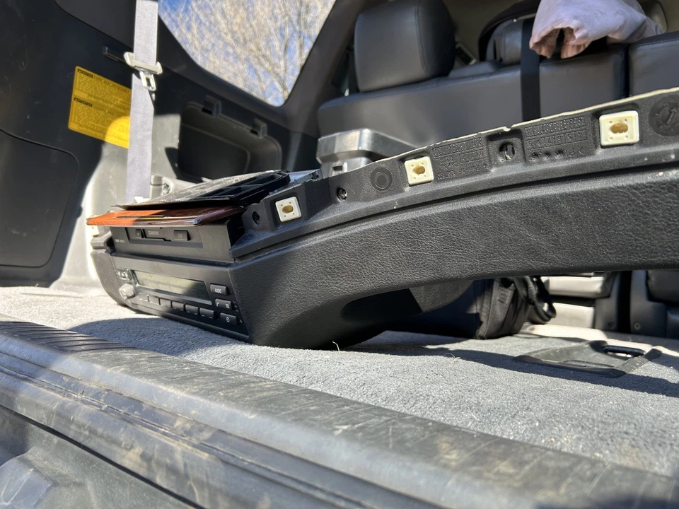 BMW 530i E39 1997-03 reproductor de CD empresarial pantalla de audio radio y moldura OEM Foto 4 de 4