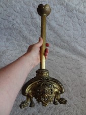 ancien bougeoir chandelier pique cierge d'église en laiton avec 3 chimères XIX