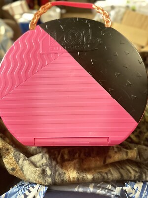 LOL Surprise! Hair Salon Purse On The Go Playset Includes Shoes