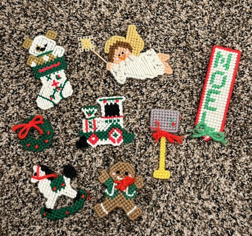 Vintage Lot 52 Needlepoint Plastic Canvas Magnets Animals Holidays Food Kitsch - Picture 7 of 15
