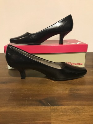 aerosoles black patent pumps