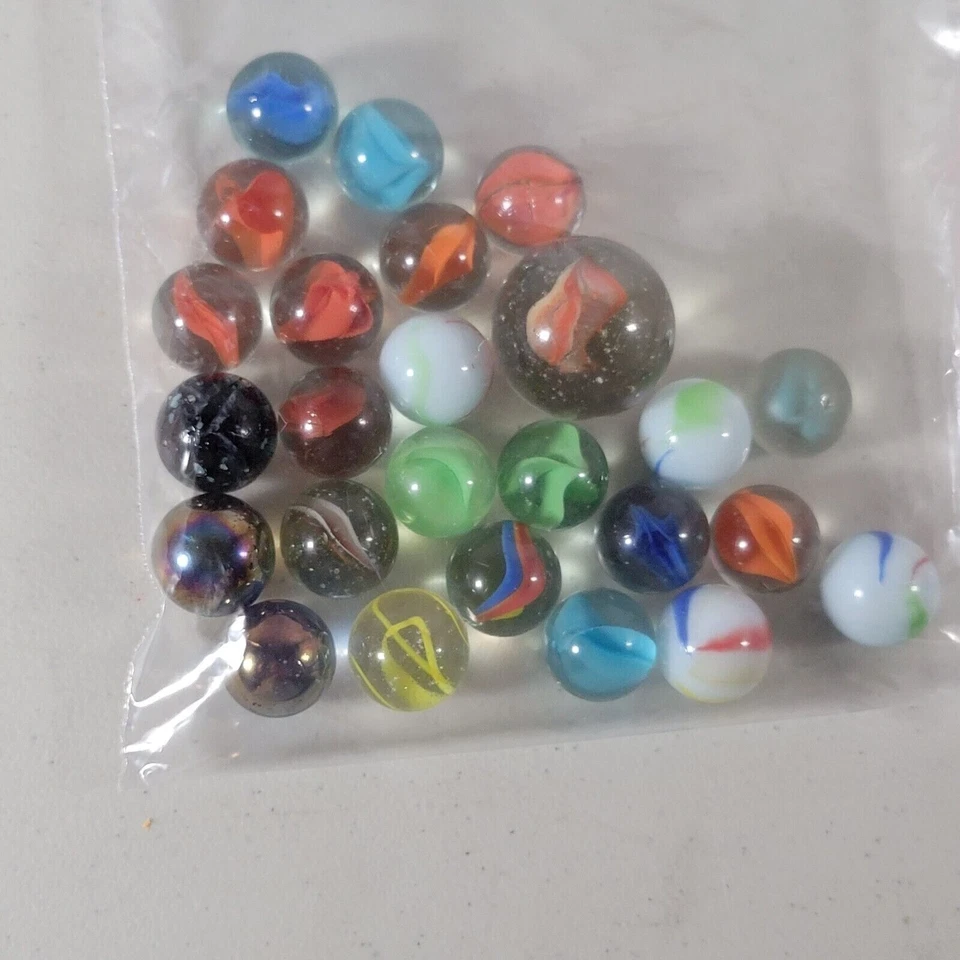 Lote de 25 canicas de vidrio colorido de colección de colores estilos tamaños surtidos Foto 3 de 4