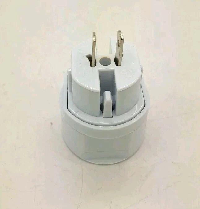 Ceptics Universal Travel Adapter Set with protective case - EU, UK, and US/AUS - Image 3 of 3